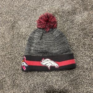 Denver Broncos women’s beanie pink